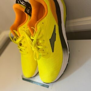 Avia Yellow and Orange Sneakers